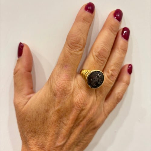 Bague Bulgari Monete - Bague en or avec pièce ancienne, années 1980 58 Facettes