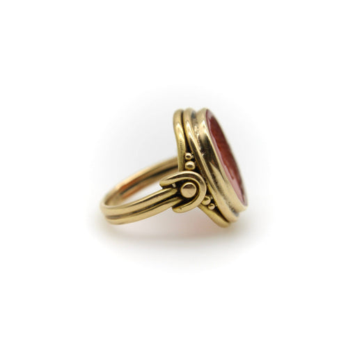 Bague Bague victorienne - Intaille cornaline Jules César en or 18 carats 58 Facettes