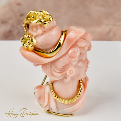 Broche Portrait de femme victorien - Broche en or jaune 18 carats et corail 58 Facettes 2514