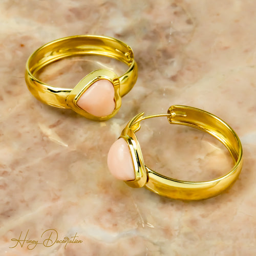 Boucles d'oreilles Créoles en or jaune 18 carats avec insert en corail 58 Facettes 2515