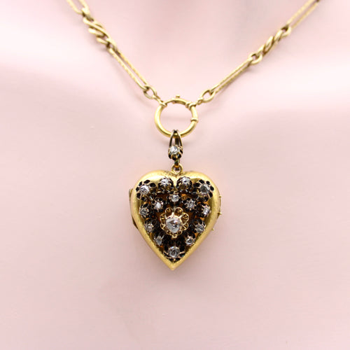 Pendentif Pendentif médaillon cœur en or 18k et diamants taille rose 58 Facettes