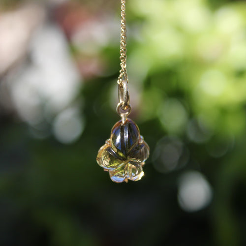 Pendentif Pendentif fleur en or jaune 14 carats et citrine sculptée 58 Facettes A2006W