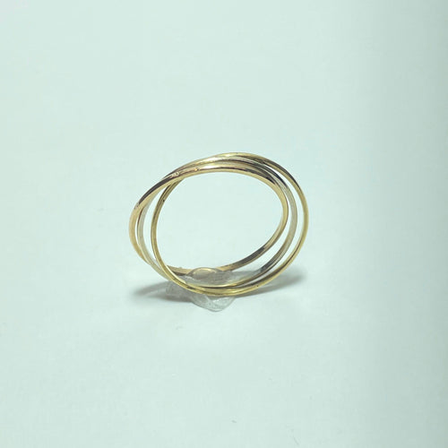 Bague 57 Bague trois anneaux entrelacés en or jaune 18K 58 Facettes 250260