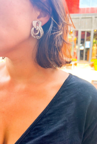 Boucles d'oreilles Boucles d'oreilles Art déco nœud pavé en platine et diamants 58 Facettes