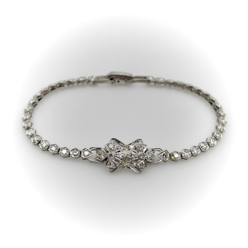 Bracelet Art déco - Bracelet ligne fleur en platine et diamants 58 Facettes A20072