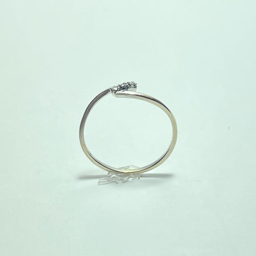 Bague 54 Bague ouverte en or blanc 18K avec 3 diamants ronds 58 Facettes 250343