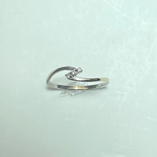 Bague 54 Bague ouverte en or blanc 18K avec 3 diamants ronds 58 Facettes 250343