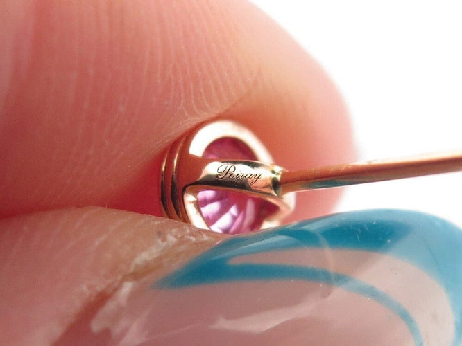 Boucles d'oreilles Poiray Lolita - Boucles d’oreilles puces en or jaune 18k et saphir rose 58 Facettes 254850