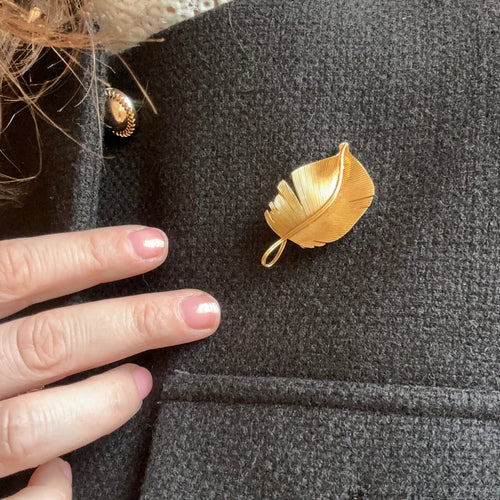 Broche Hermès « Plume » - Broche en or jaune 18k 58 Facettes REF23126CF