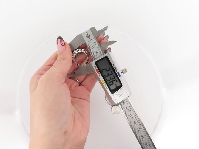 Bague 51 Boucheron Grains de Raisins - Bague en or blanc 18k taille 51 58 Facettes 265064