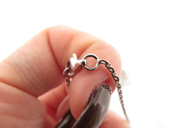 Collier Collier pendentif fleur camélia en or blanc 18k et diamants 1,63 ct 58 Facettes 270129