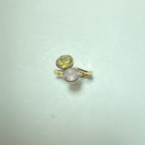 Bague 51 Bague moderne en or jaune 18 carats avec deux pierres claires 58 Facettes 260041