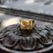 Bague Bague chevalière vintage Lamassu en or jaune 18 carats 58 Facettes A2001U