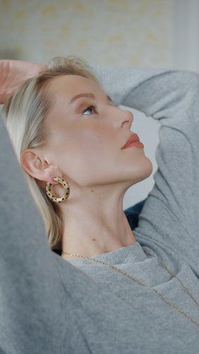 Boucles d'oreilles Fred - Boucles d’oreilles créoles Pattes de Panthère en or jaune et émail noir 58 Facettes