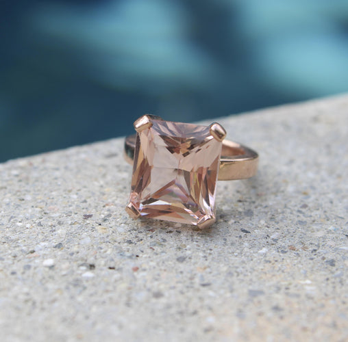 Bague Bague vintage en or rose 14k avec morganite taille émeraude 58 Facettes A2001X