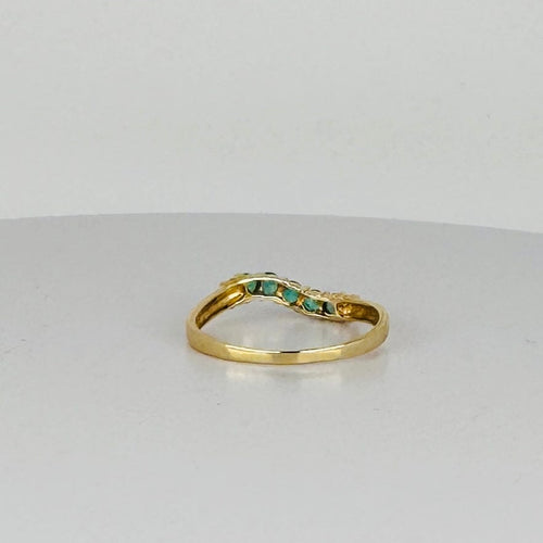 Bague Bague vintage chevron en or jaune 14 carats et émeraudes vertes 58 Facettes 2505008