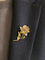 Broche Broche fleur vintage en or jaune 18 carats, diamants et pierres précieuses 58 Facettes 1126.6