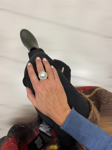 Bague 54 Bague rétro en or blanc 18k, perle des mers du Sud et diamants 58 Facettes