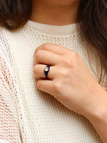 Bague 54 Bague solitaire en or jaune 18 k à diamant taille ancienne et émail bleu 58 Facettes 838