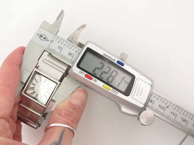 Montre Chanel Mademoiselle H0827 - Montre quartz 23 mm en acier 58 Facettes 271265