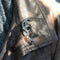 Broche Broche lune croissante à nœud en or et argent, diamants taille ancienne 58 Facettes