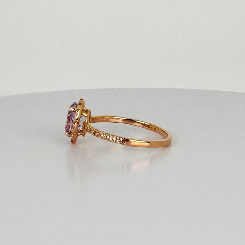 Bague Bague vintage en or rose 18k avec améthyste et saphirs blancs 58 Facettes 2508010