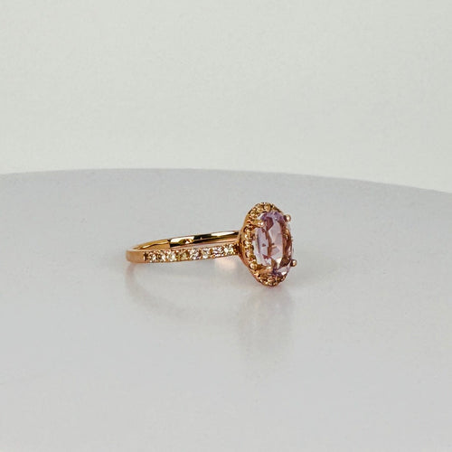 Bague Bague vintage en or rose 18k avec améthyste et saphirs blancs 58 Facettes 2508010