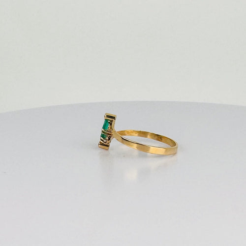 Bague Bague vintage en or jaune 18 carats avec tourmalines vertes et diamants 58 Facettes 2508012