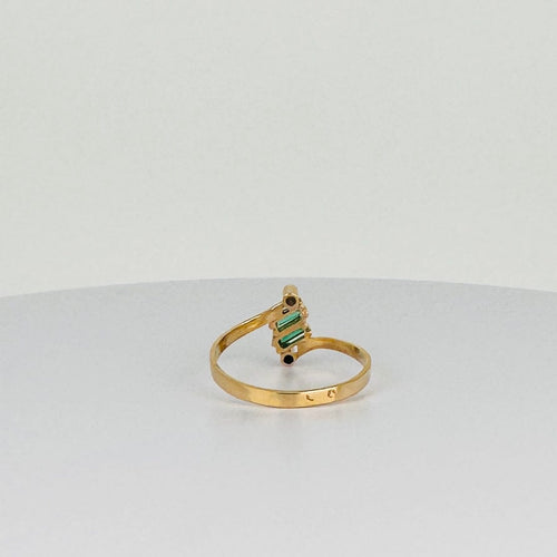 Bague Bague vintage en or jaune 18 carats avec tourmalines vertes et diamants 58 Facettes 2508012