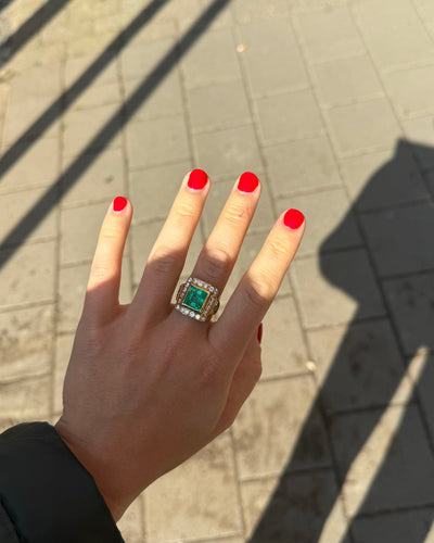 Bague 53.5 Bague vintage en or jaune 18k avec émeraude colombienne et diamants 58 Facettes