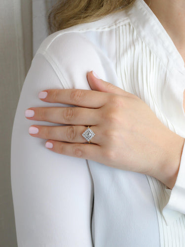 Bague 53 Bague losange en or jaune et platine, diamants taille ancienne 1,07 ct 58 Facettes 1163.9