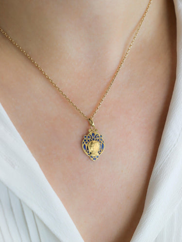 Pendentif Médaille religieuse Art nouveau en or jaune 18 carats, émail plique-à-jour bleu 58 Facettes 1153.12