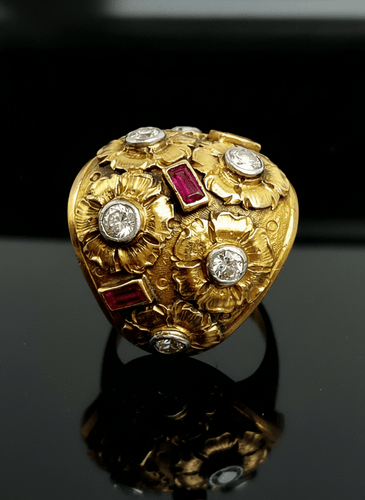 Bague Cozzolino - Bague bombée en or jaune 18K avec diamants et rubis 58 Facettes