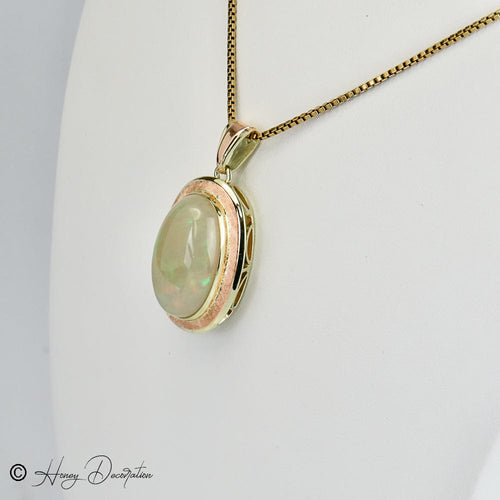 Pendentif Pendentif opale australienne cabochon en or jaune 14 carats 58 Facettes 2618