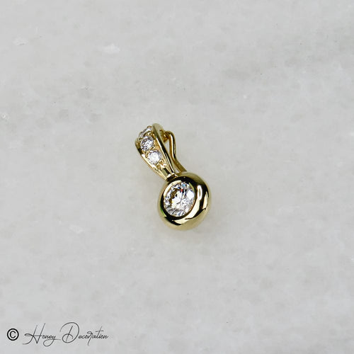 Pendentif Pendentif en or 18 carats serti de diamants taille brillant 58 Facettes 2508