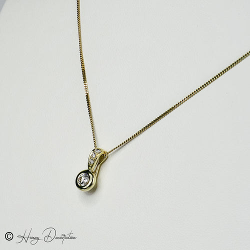 Pendentif Pendentif en or 18 carats serti de diamants taille brillant 58 Facettes 2508