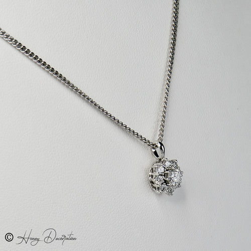 Pendentif Pendentif en or blanc serti de 9 diamants taille brillant 58 Facettes 2480