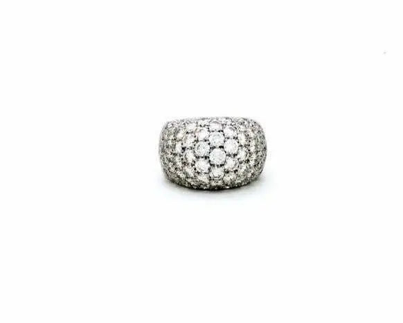 Bague Bague en or blanc sertie de diamants pavés (2,80 ct). 58 Facettes 8921