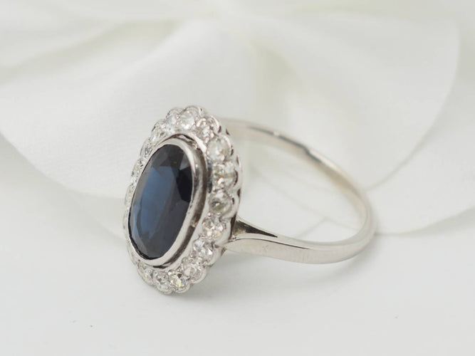 Bague 52.5 Bague Pompadour en or blanc 18 kt, saphir et diamants 58 Facettes 33190