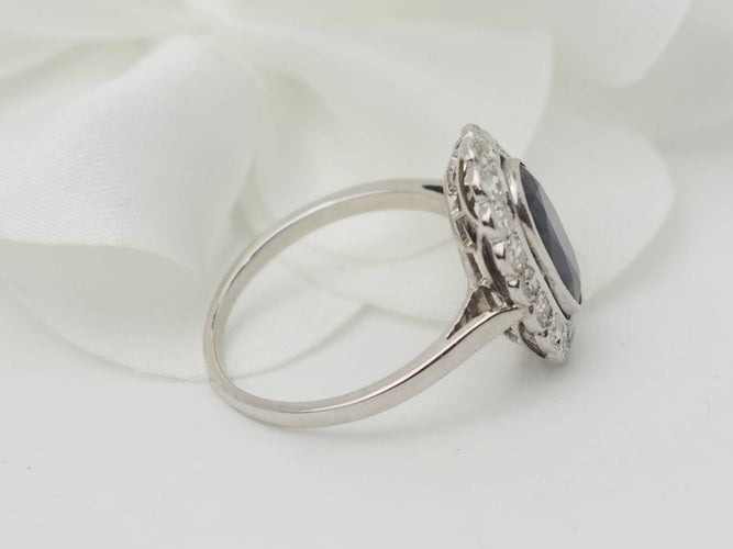 Bague 52.5 Bague Pompadour en or blanc 18 kt, saphir et diamants 58 Facettes 33190