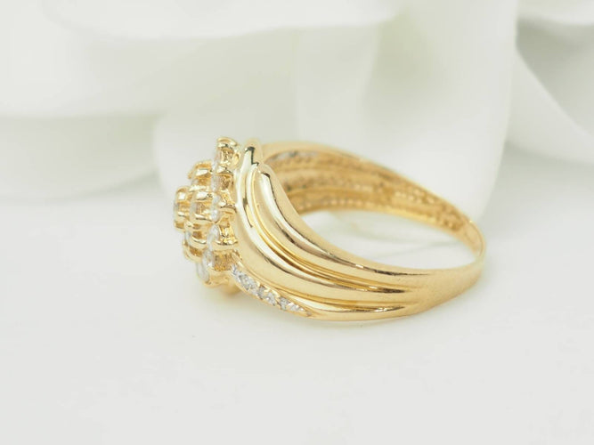 Bague 52 Bague en or jaune 18 ct pavée de diamants 58 Facettes 33391