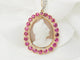 Pendentif Pendentif camée en or jaune 18 ct, rubis et diamants 58 Facettes 33399