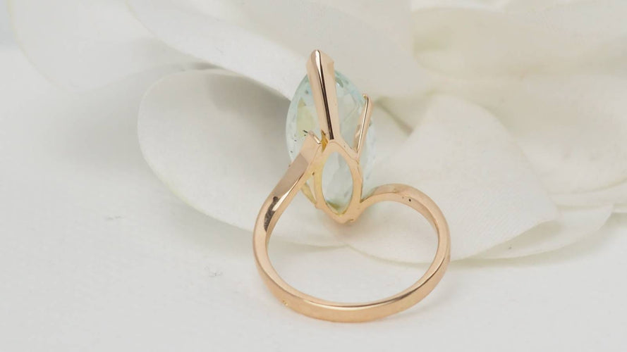 Bague 52.5 Bague vintage en or jaune 18 ct et aigue-marine 58 Facettes 32408