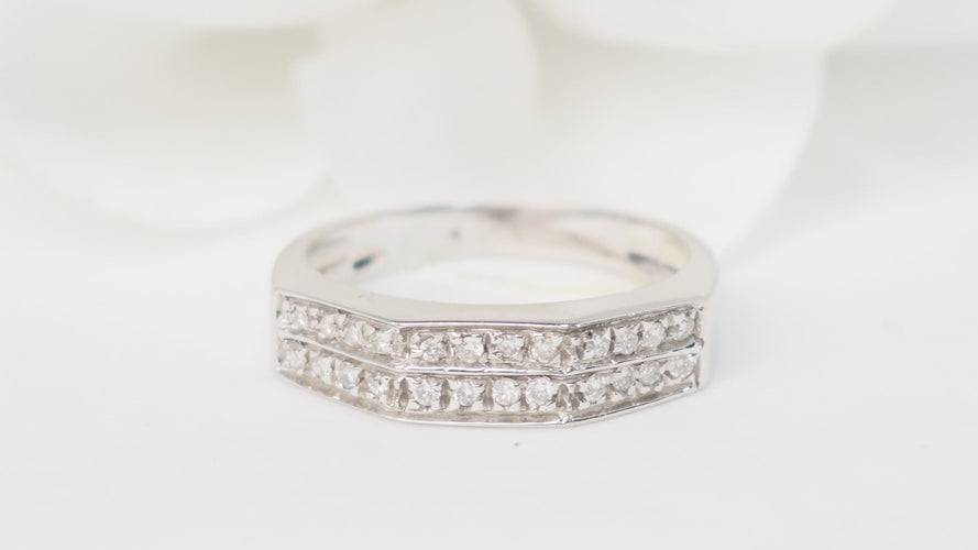 Bague 54 Bague en or blanc 18 ct et diamants 58 Facettes 19670