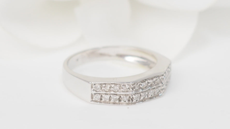 Bague 54 Bague en or blanc 18 ct et diamants 58 Facettes 19670