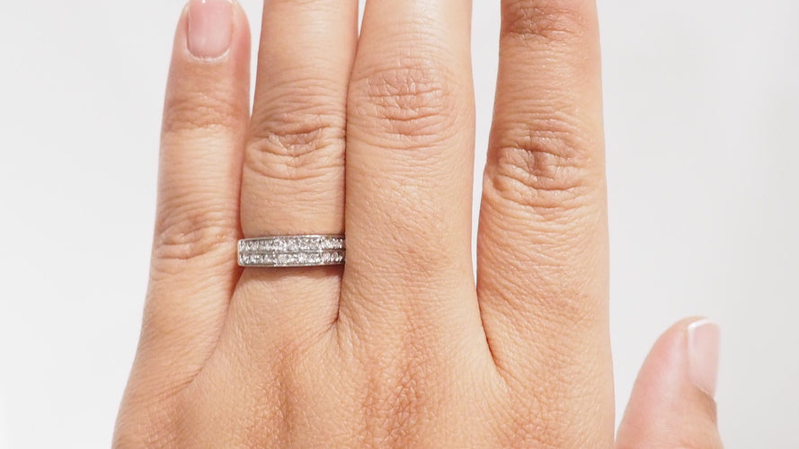 Bague 54 Bague en or blanc 18 ct et diamants 58 Facettes 19670