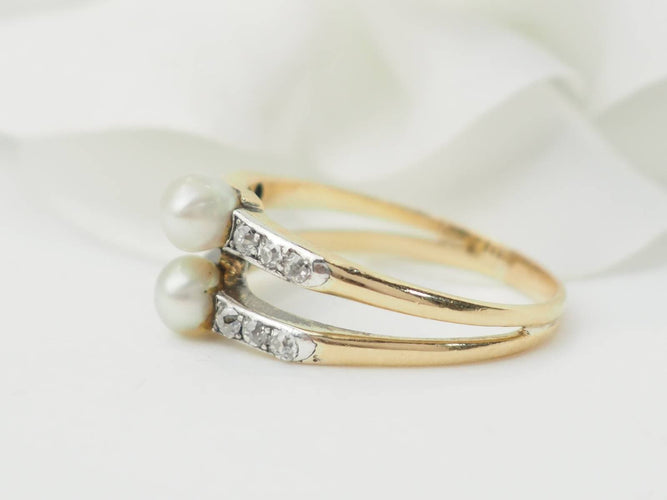 Bague 56 Bague ancienne en or jaune 18 kt, perles de culture et diamants 58 Facettes 33416