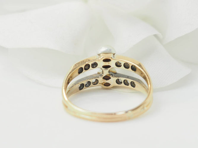 Bague 56 Bague ancienne en or jaune 18 kt, perles de culture et diamants 58 Facettes 33416