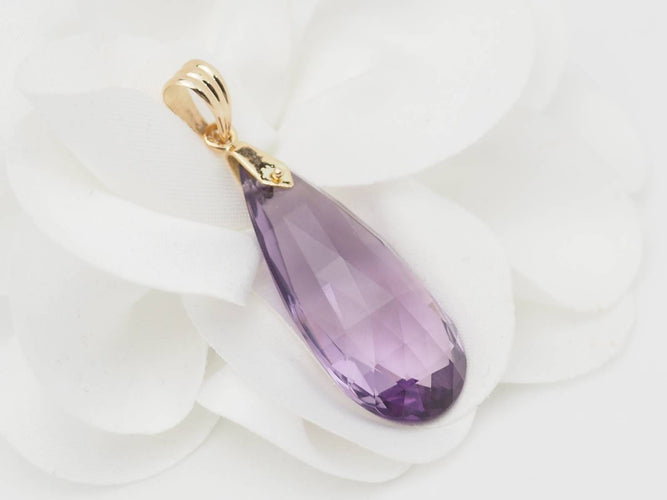 Pendentif Pendentif en or jaune 18 ct et améthyste briolette 58 Facettes 33208