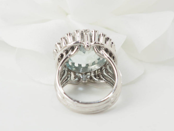 Bague 51.5 Bague en or blanc 18 ct et platine, aigue-marine et diamants 58 Facettes 33210